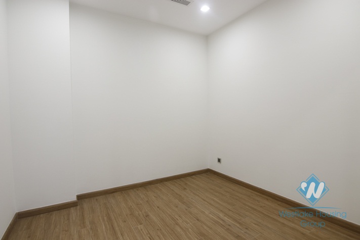 Nice three bedrooms apartment for rent in Vinhome Metropolis, Lieu Giai street, Ha Noi